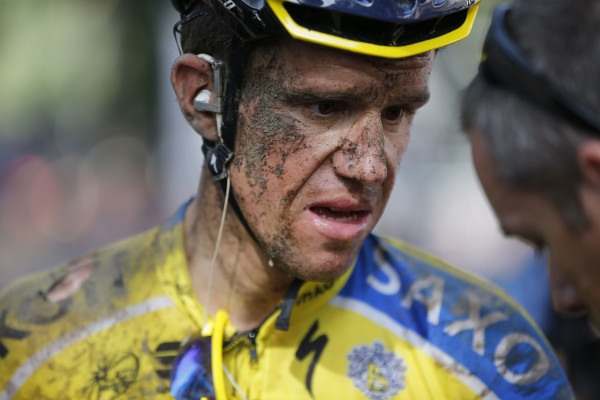 Chris Anker managed to complete the day's stage despite having come down heavily in a ditch after which he suffered some concussion, a decision was made for him to abandon the race the next day.